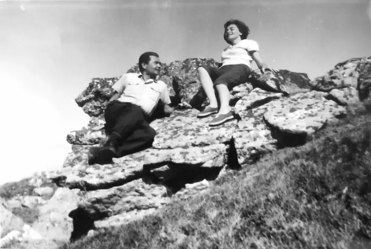 Doina Cornea cu soțul la munte, pe creasta Făgăraşului